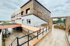 Monarch Express, Sri City, Tada