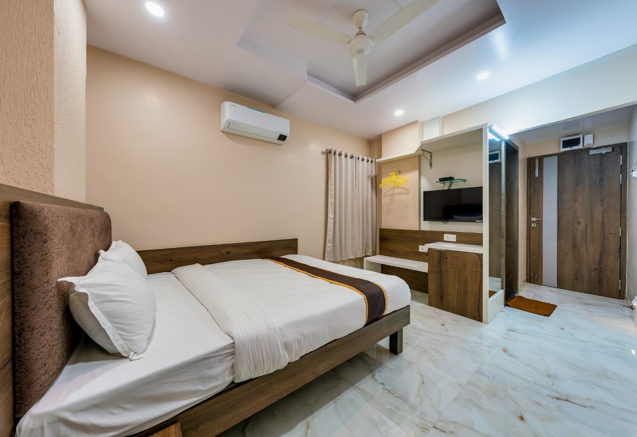 Deluxe Room Non AC 1