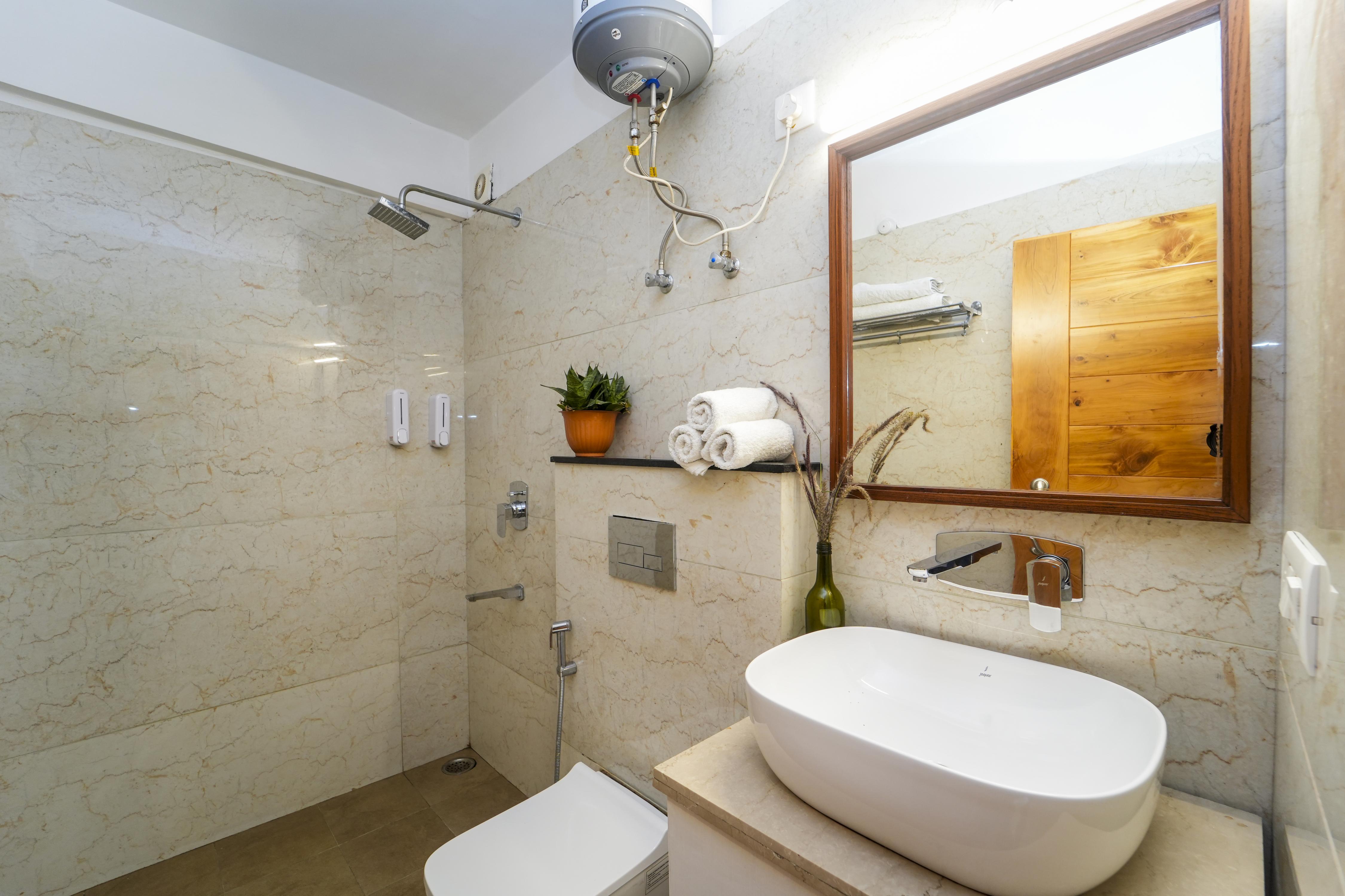 Glen 2 Bedrooms - Room with Balcony & View - Tap to explore photos