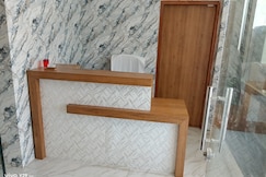 GOLDEN SPIRE HOTEL, Anand