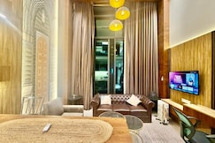 Cloud 6 Luxe Duplex w rooftop pool, Gurgaon