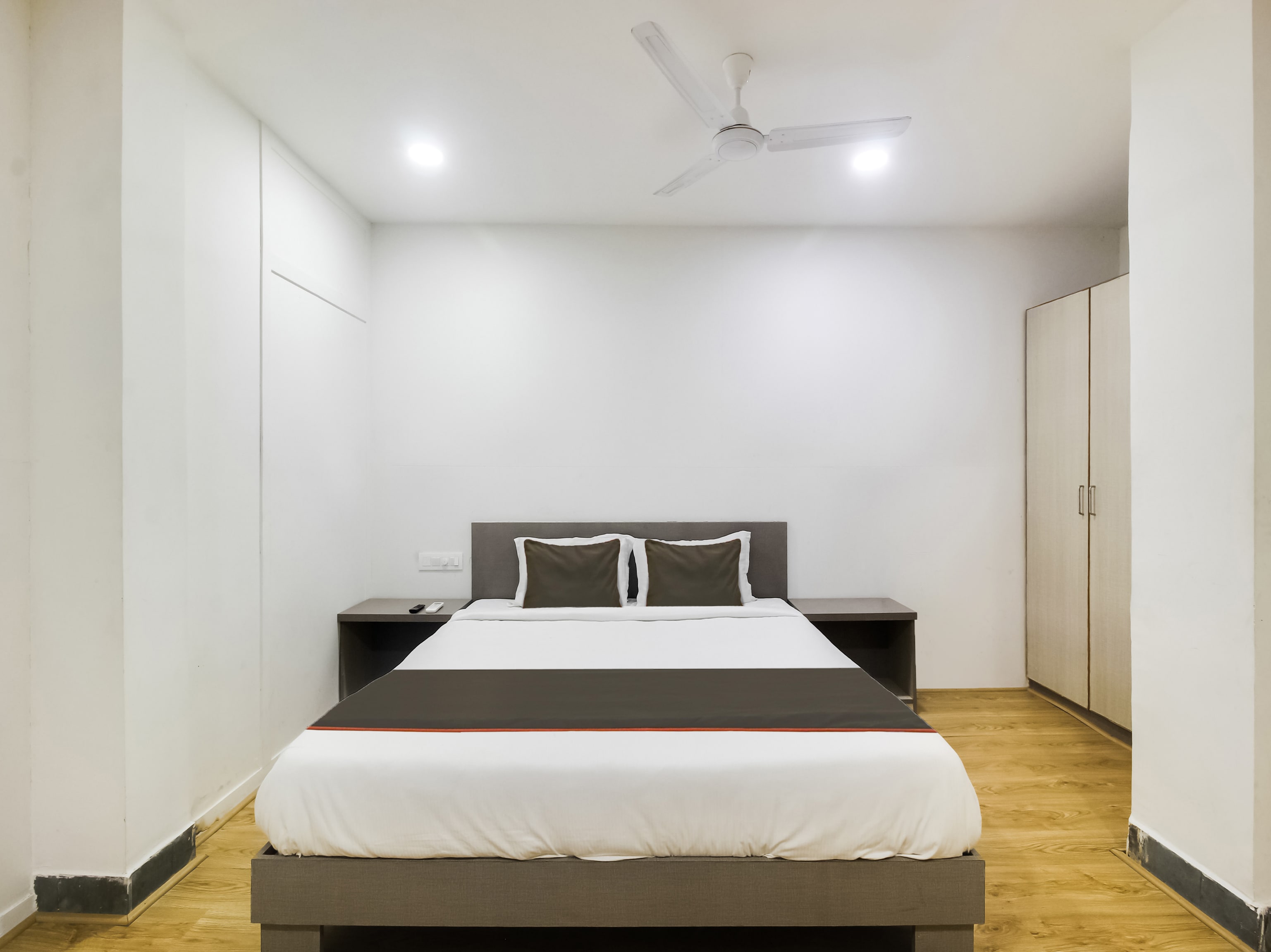 Hotel O Holiday Banjara - Tap to explore photos