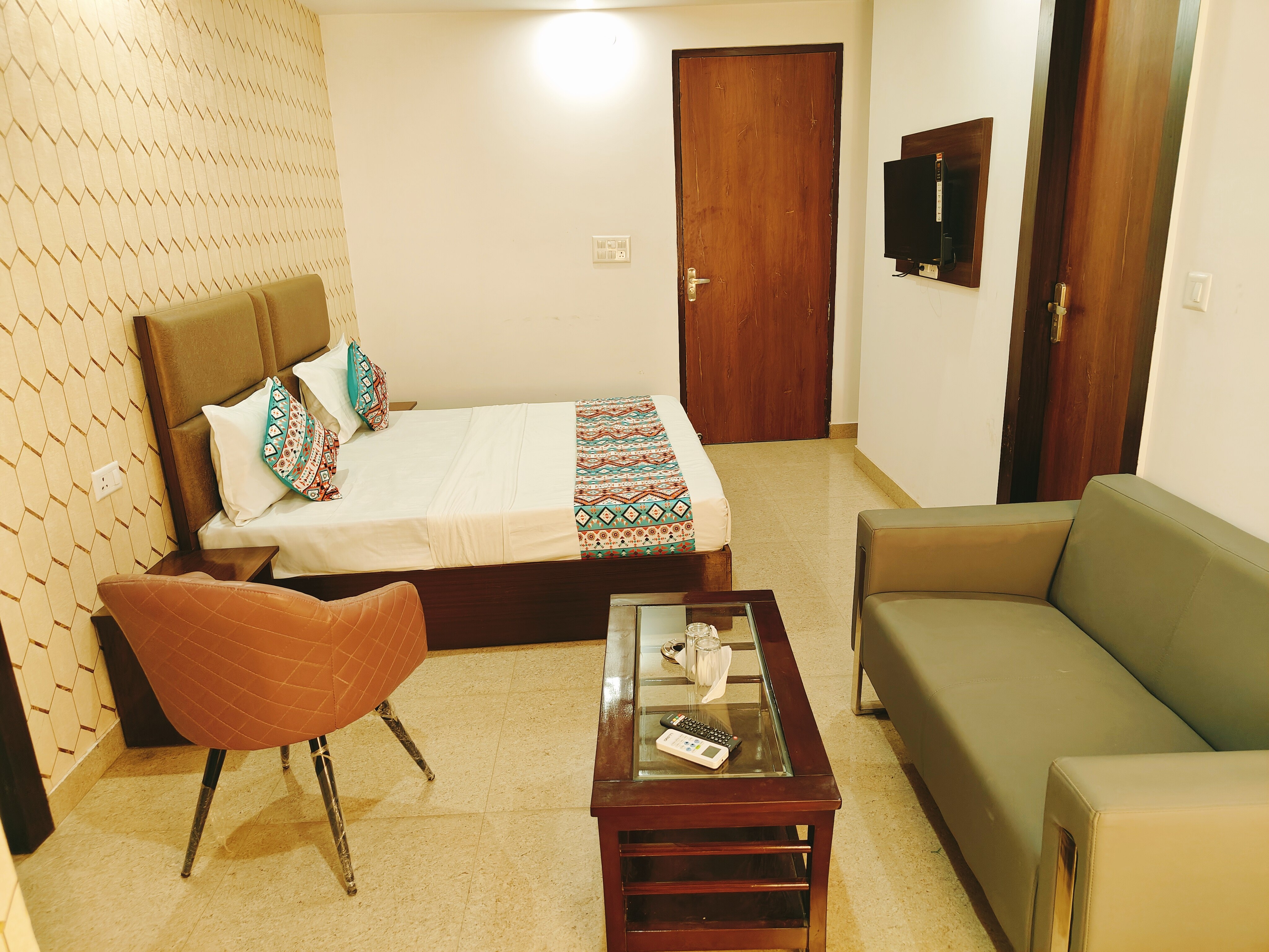 Hotel Ambience Plaza 𝗕𝗢𝗢𝗞 Delhi Hotel 𝘄𝗶𝘁𝗵 ₹𝟬 𝗣𝗔𝗬𝗠𝗘𝗡𝗧