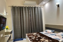 happy studio Room's 3, Greater Noida