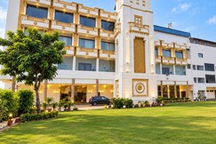 Hotel Shiva Inn, Takhatpur