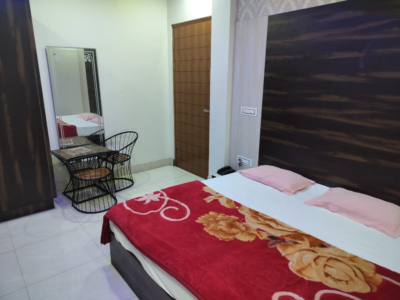 Hotel Moti Mahal - Tap to explore photos