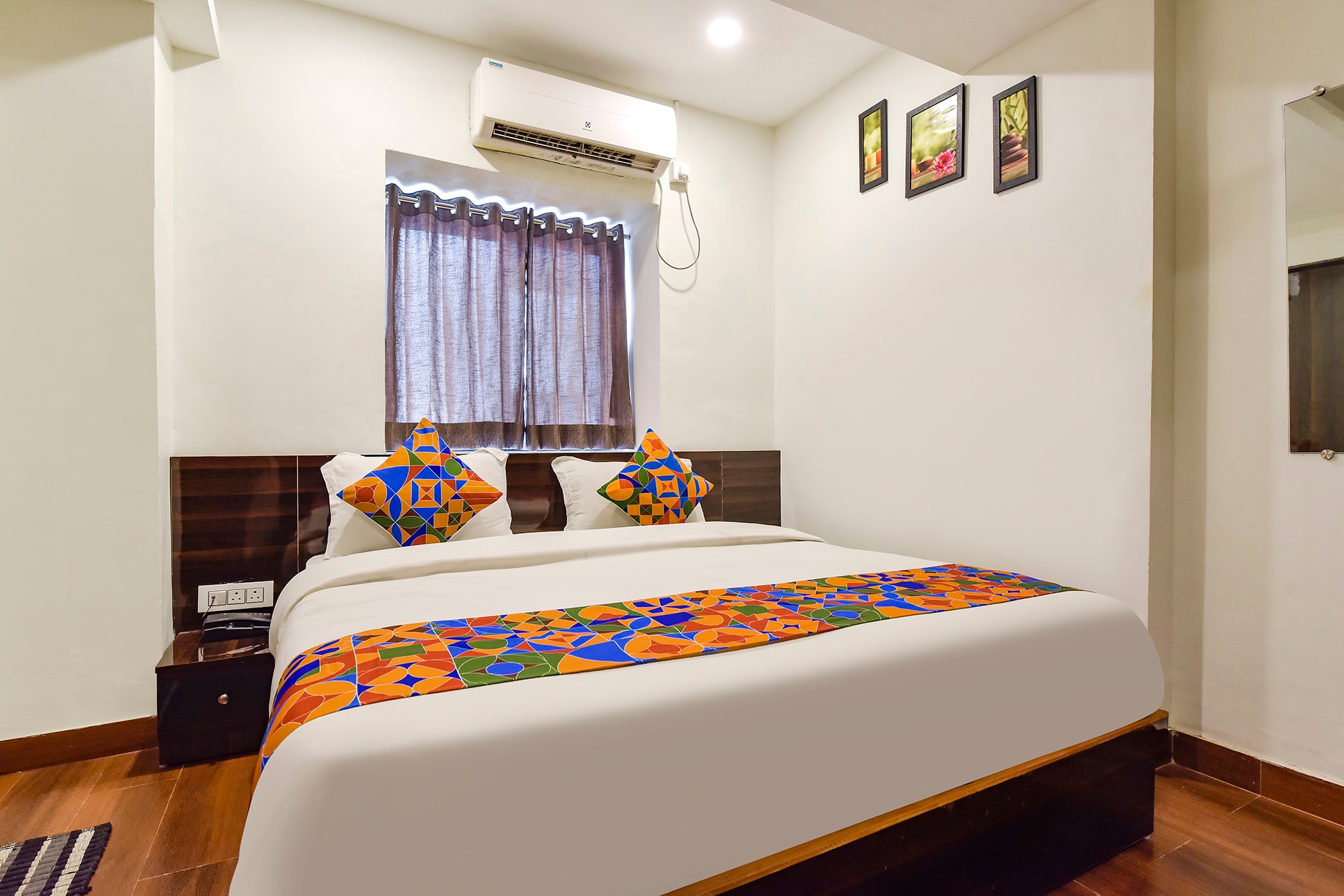 FabHotel Shri Krishna - Nr. Vadodara railway junction (550M) - Tap to explore photos