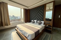 HOTEL TRIHARI (3 minutes drive to JANKI BRIDGE), Rishikesh