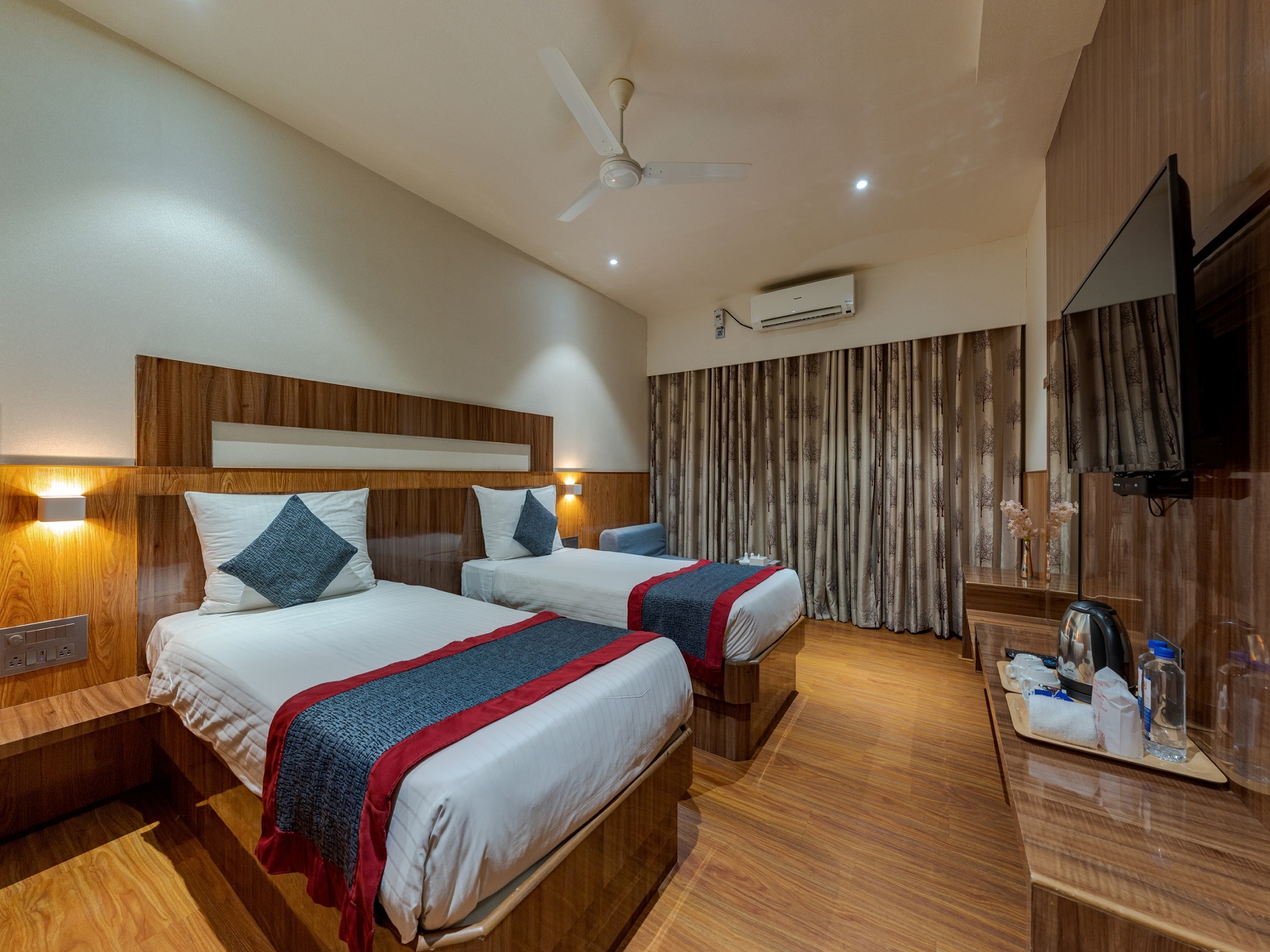 Hotel Surya Executive 4