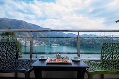 The Tal Paradise( 20 km from Nainital ) A Lake Side Hotel, Bhimtal