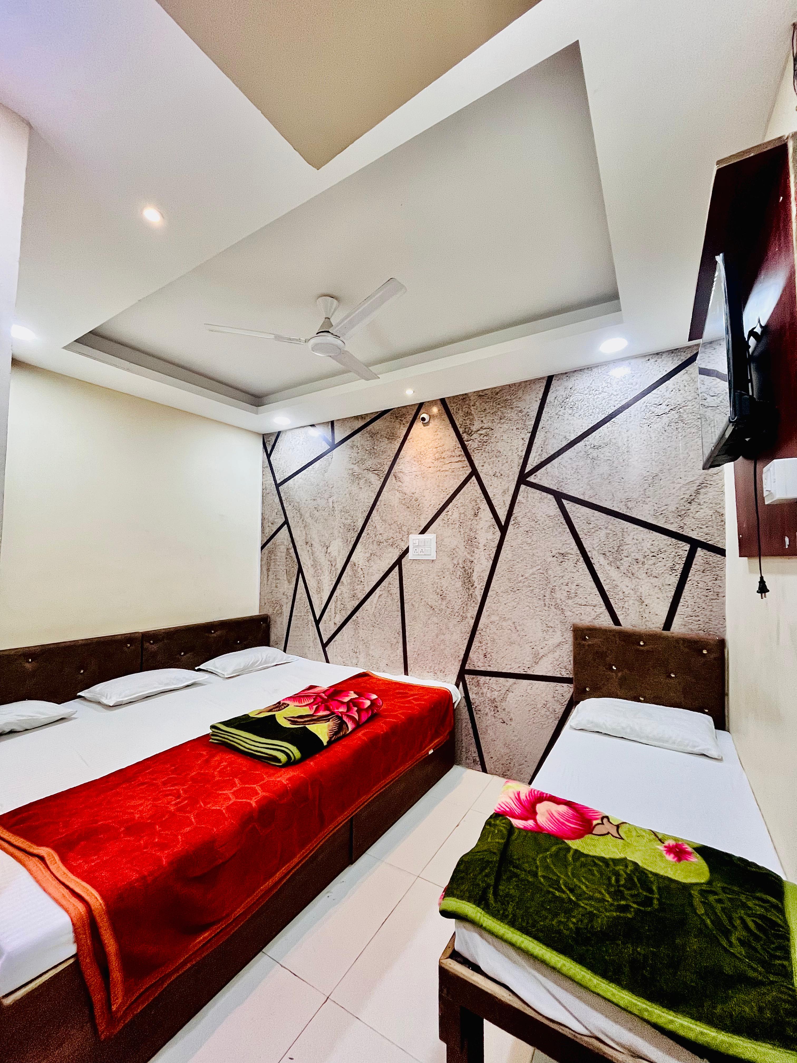 Hotel keshav krishni - Tap to explore photos