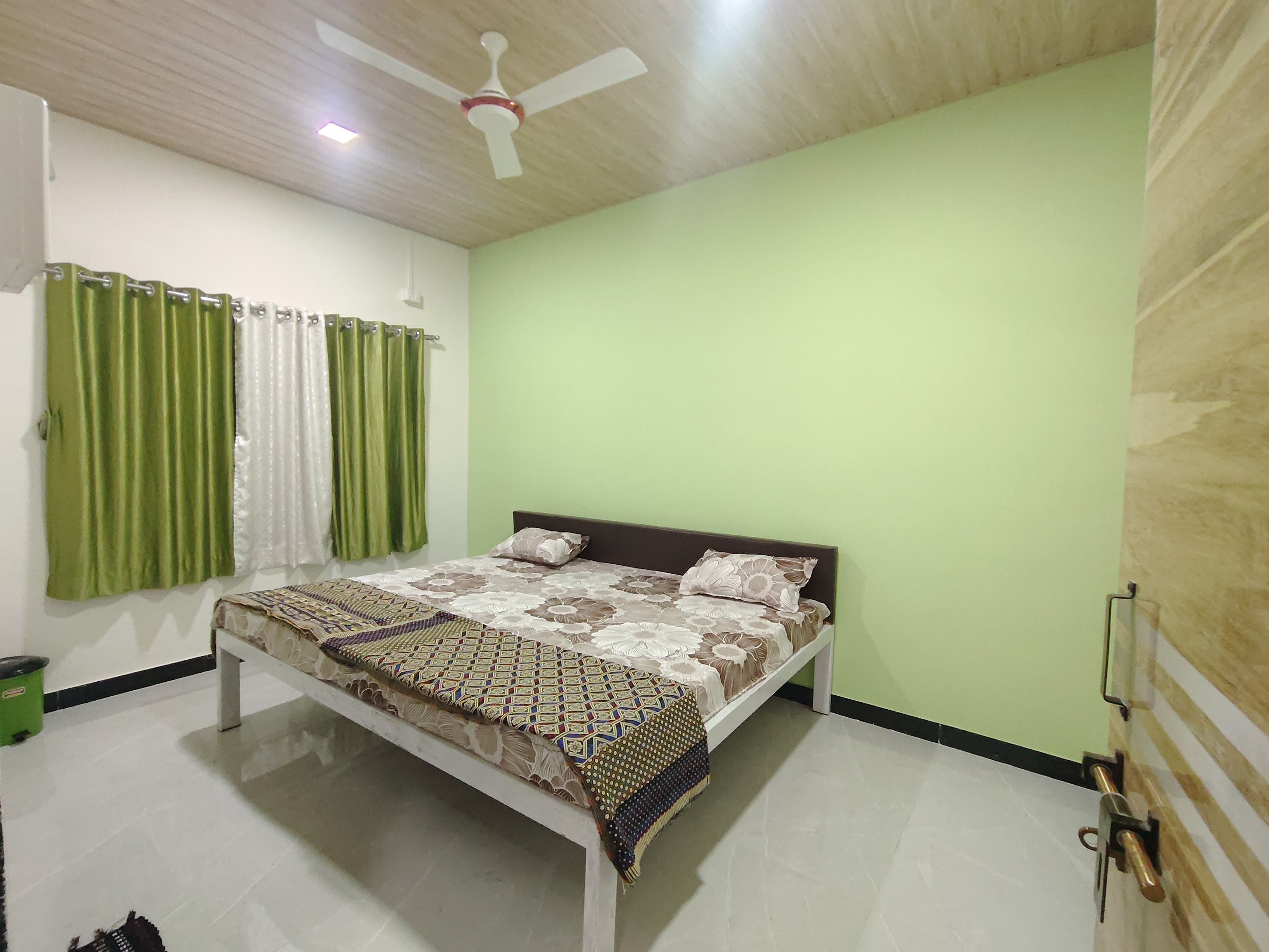 AC Deluxe Double Room 3 1