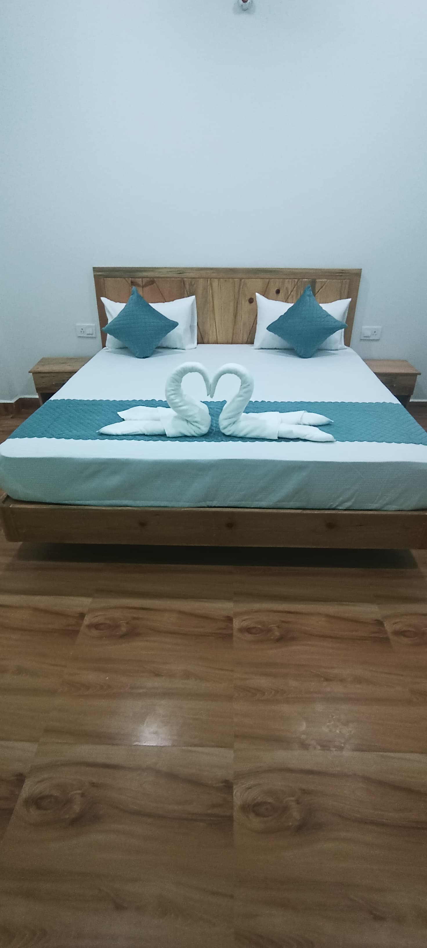 Kainchi Dham Home Stay - Tap to explore photos