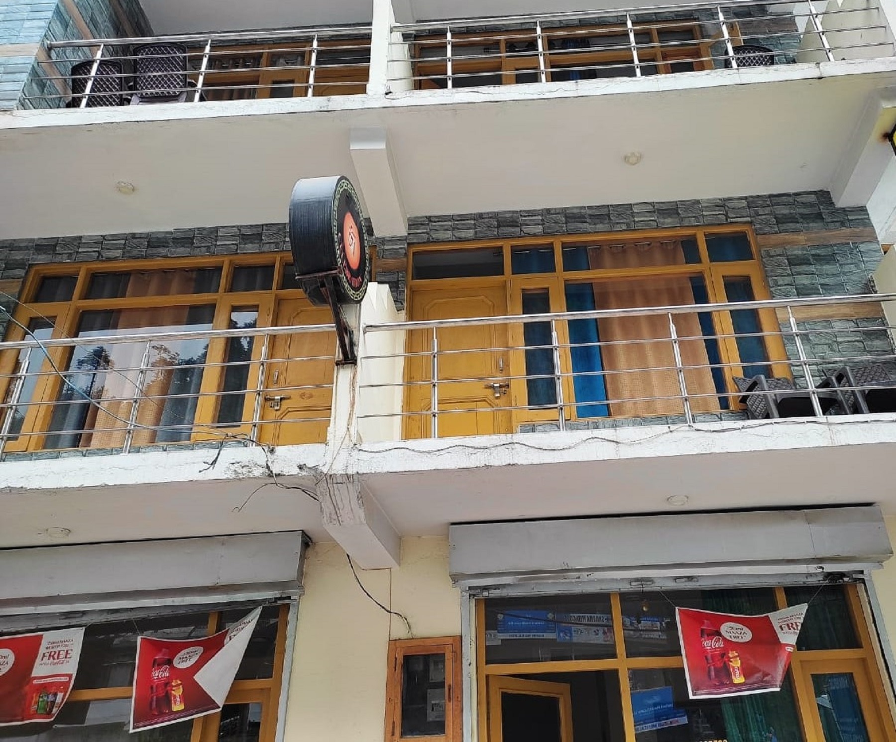 Hotel Mahadeva Home - Tap to explore photos