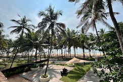 Villa Marina II - Premium Beachfront 3BR with Pool, Nileshwar