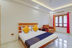 SANTHIKRISHNA LODGE, Nedumangad