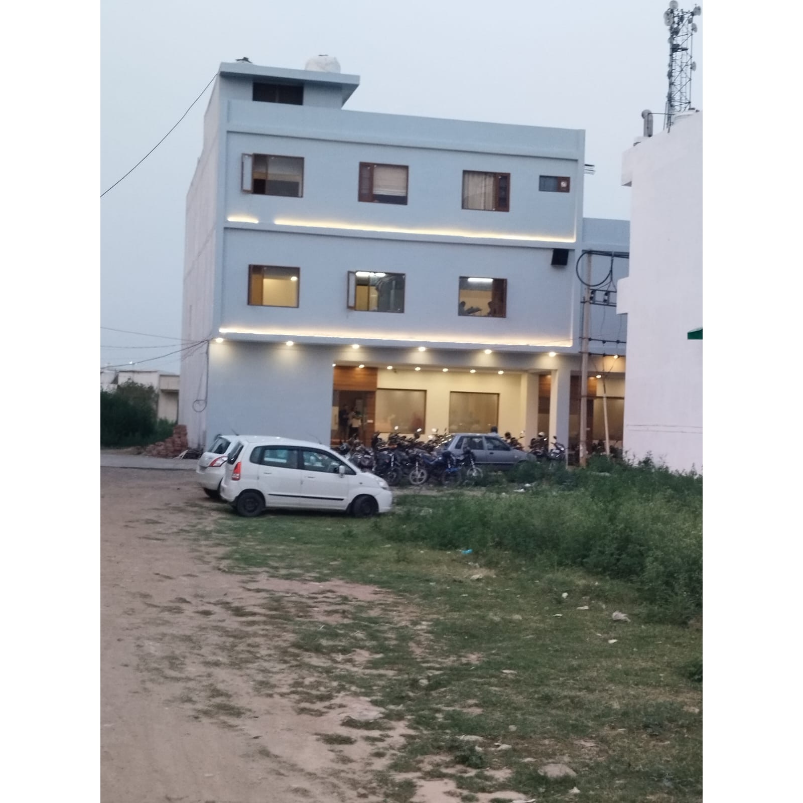 hotel royal palace near Kal ka chowk ambala - Tap to explore photos