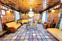 Aziz Palace Group of Houseboats | Hot & Cold AC