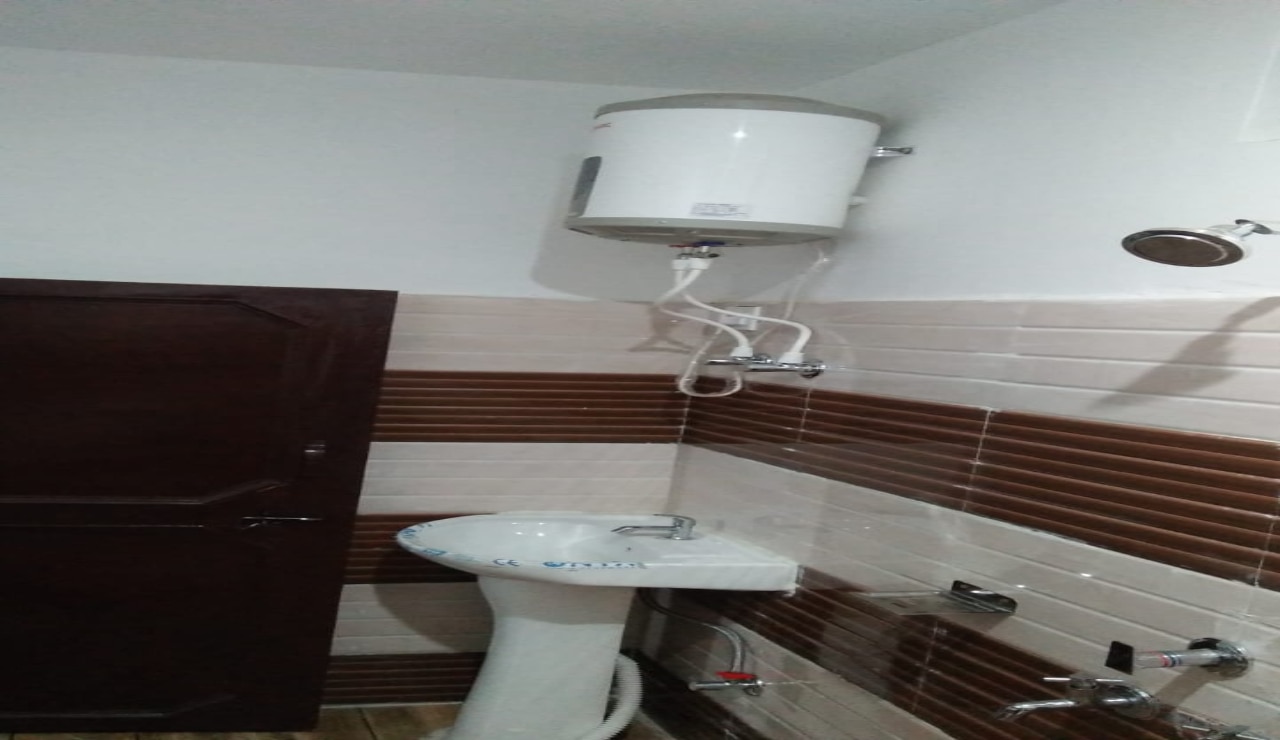Dharmendra Homestay - Tap to explore photos