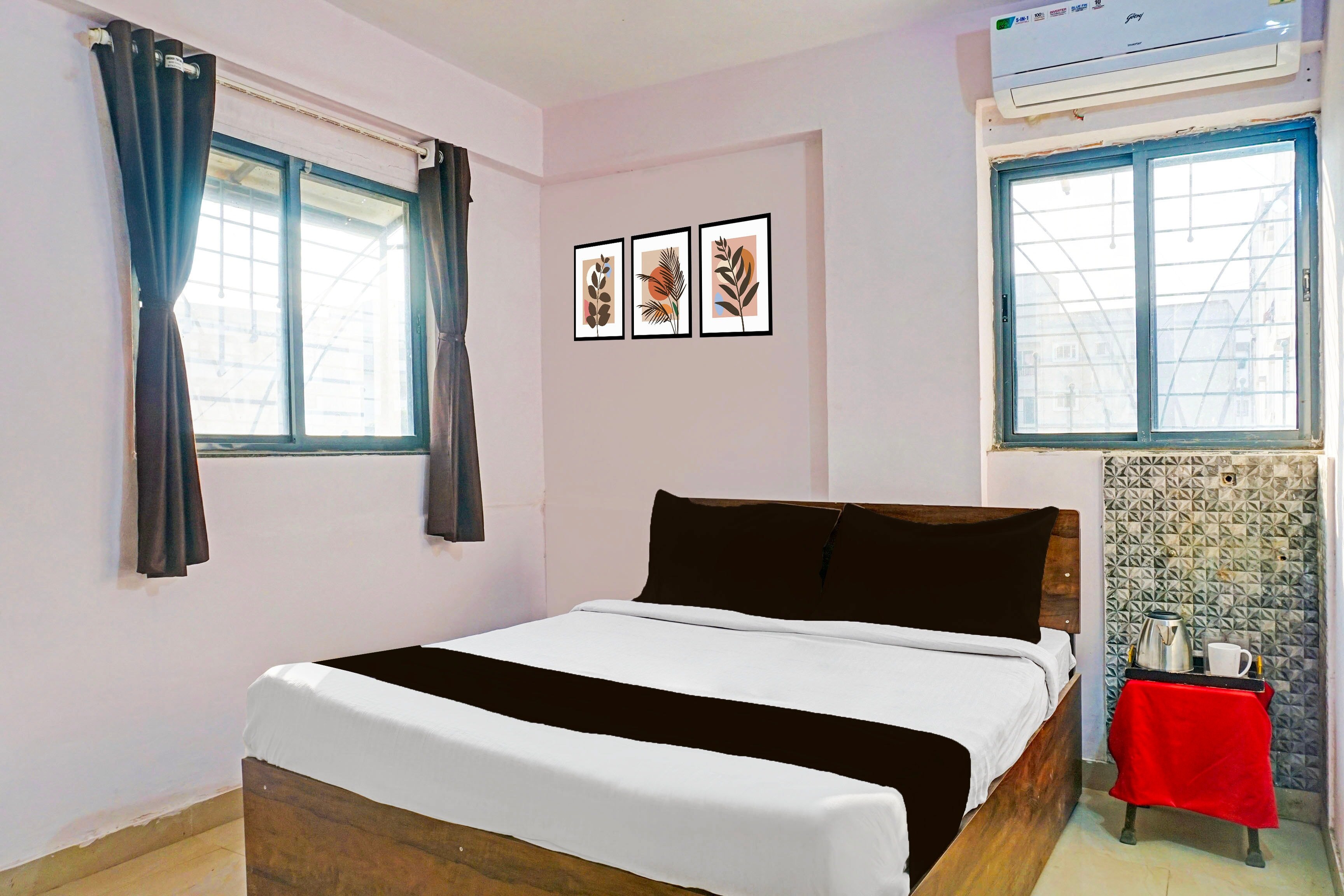 Super Hotel O Vadgaon Formerly Eleven Points - Tap to explore photos