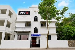 SPOT ON COZY NEST GUEST HOUSE, Kolkata