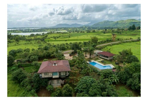 Redhomex Lake View 5 BHK with Pvt Pool