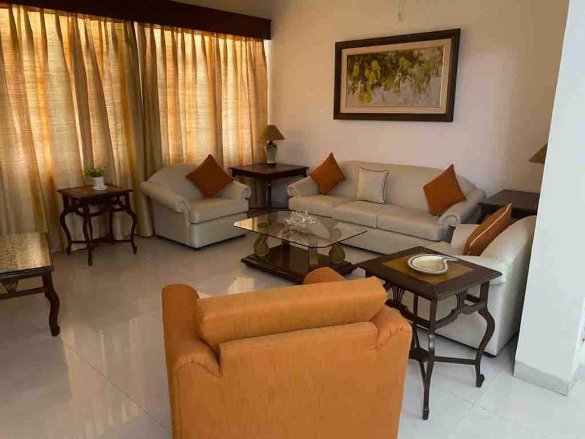 Executive floor-Home in City Beautiful - Tap to explore photos