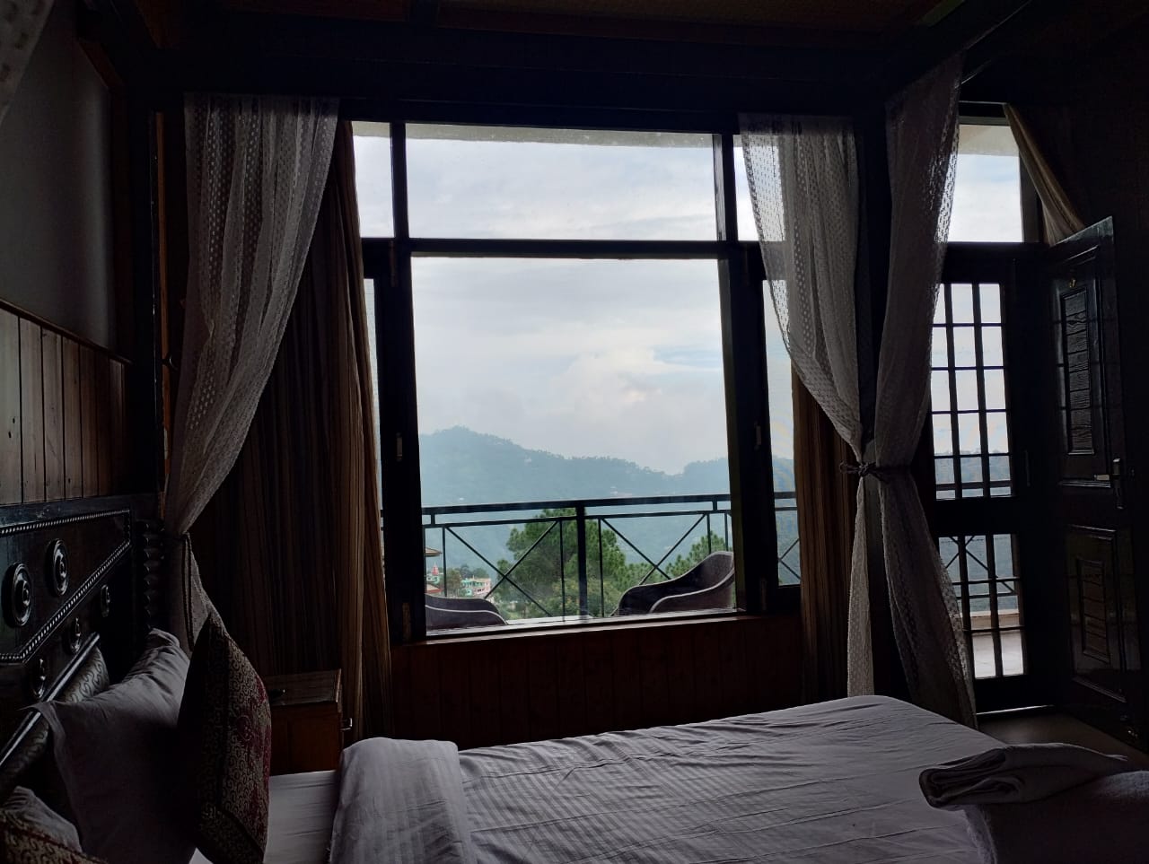 The Rustic Villa Kasauli - Tap to explore photos