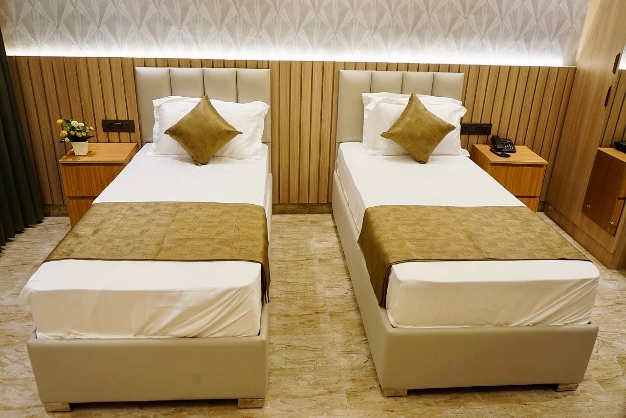 MAXX Rooms - Tap to explore photos