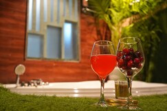 IndiTrail SkyLuxe Jacuzzi, Gurgaon