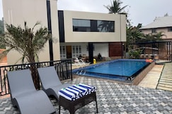 Bumble Bee Pool Villa 5BHK, Munnar