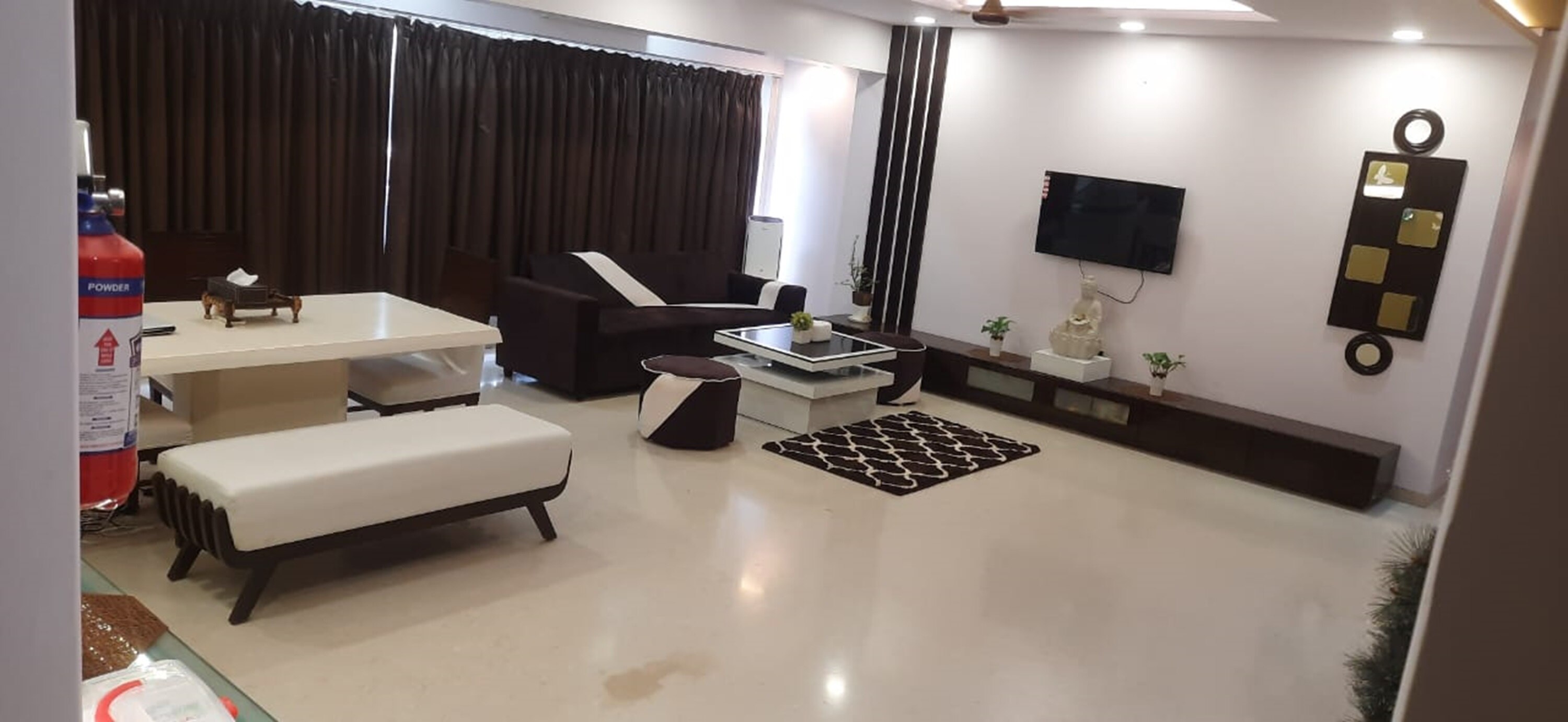 Versatile Gateway Apartments 2 Vile Parle - Tap to explore photos