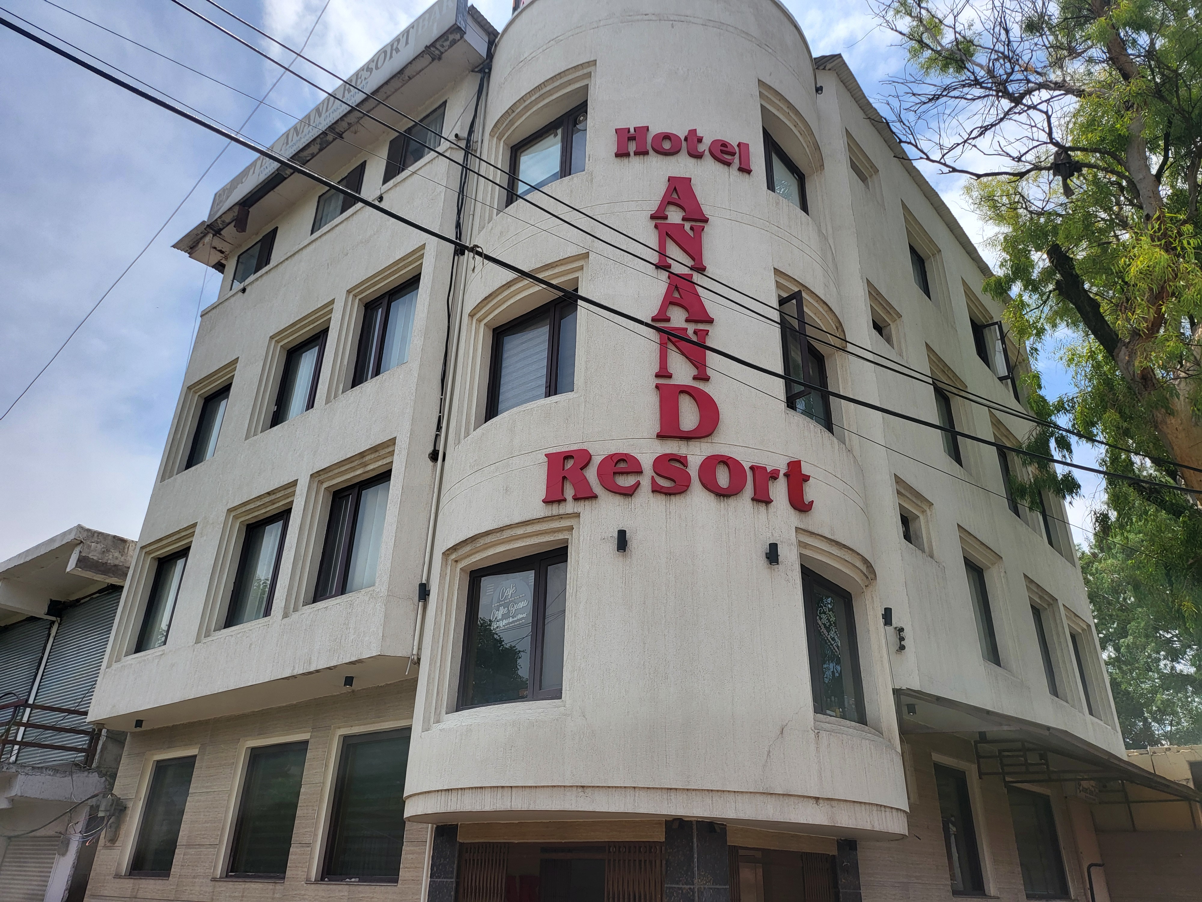 Hotel Anand Resort - Tap to explore photos