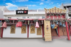 Hotel O THE CHAKERI CRYSTAL, Kanpur