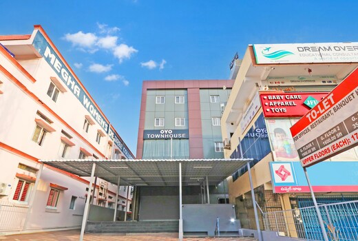 Townhouse La Vista Inn Grand Hotel
