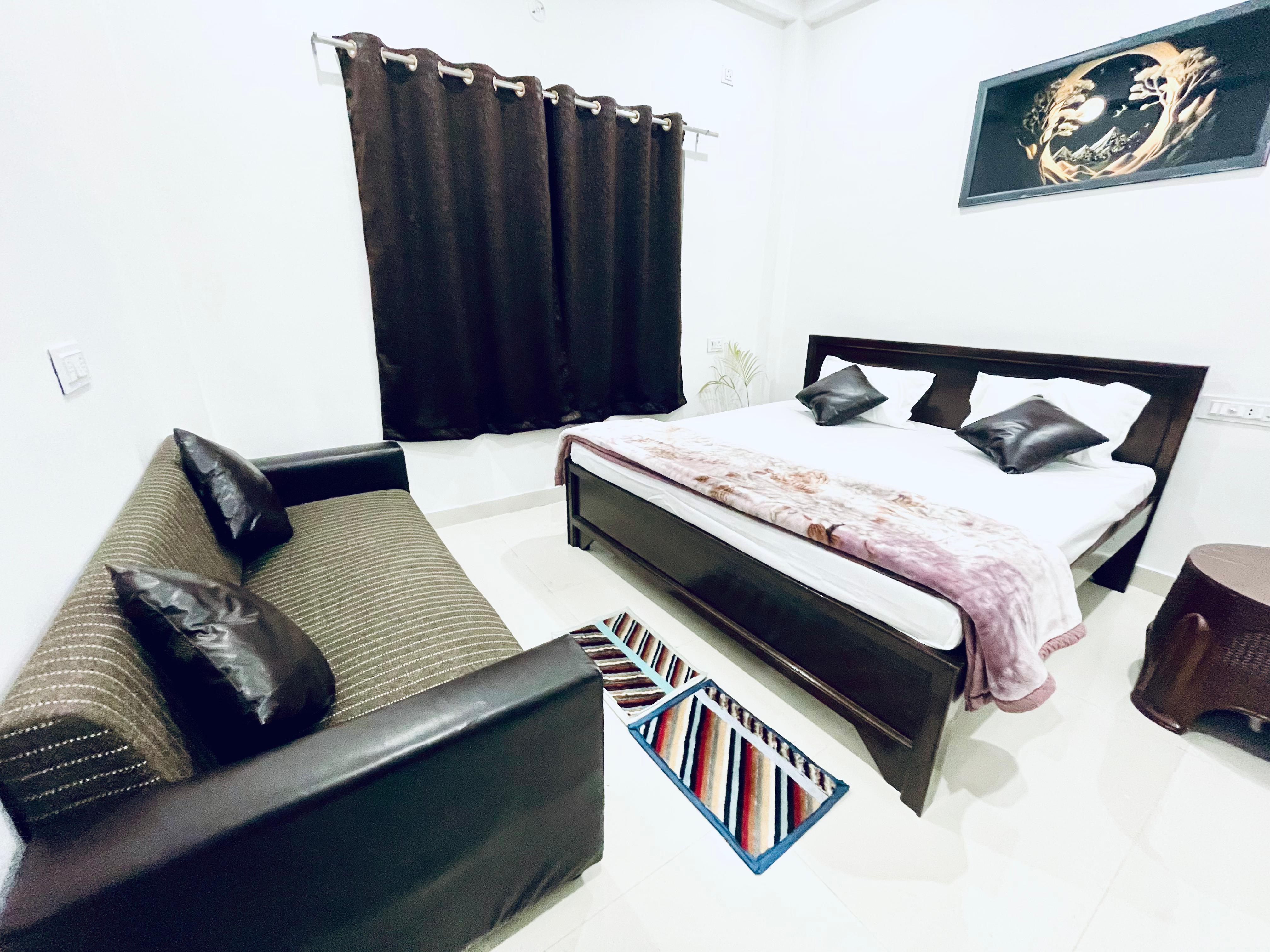 Majestic Guest House - Tap to explore photos