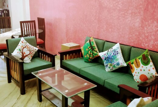 Short Stay 2BHK Serviced Apartments Safdarjung Enclave Extension