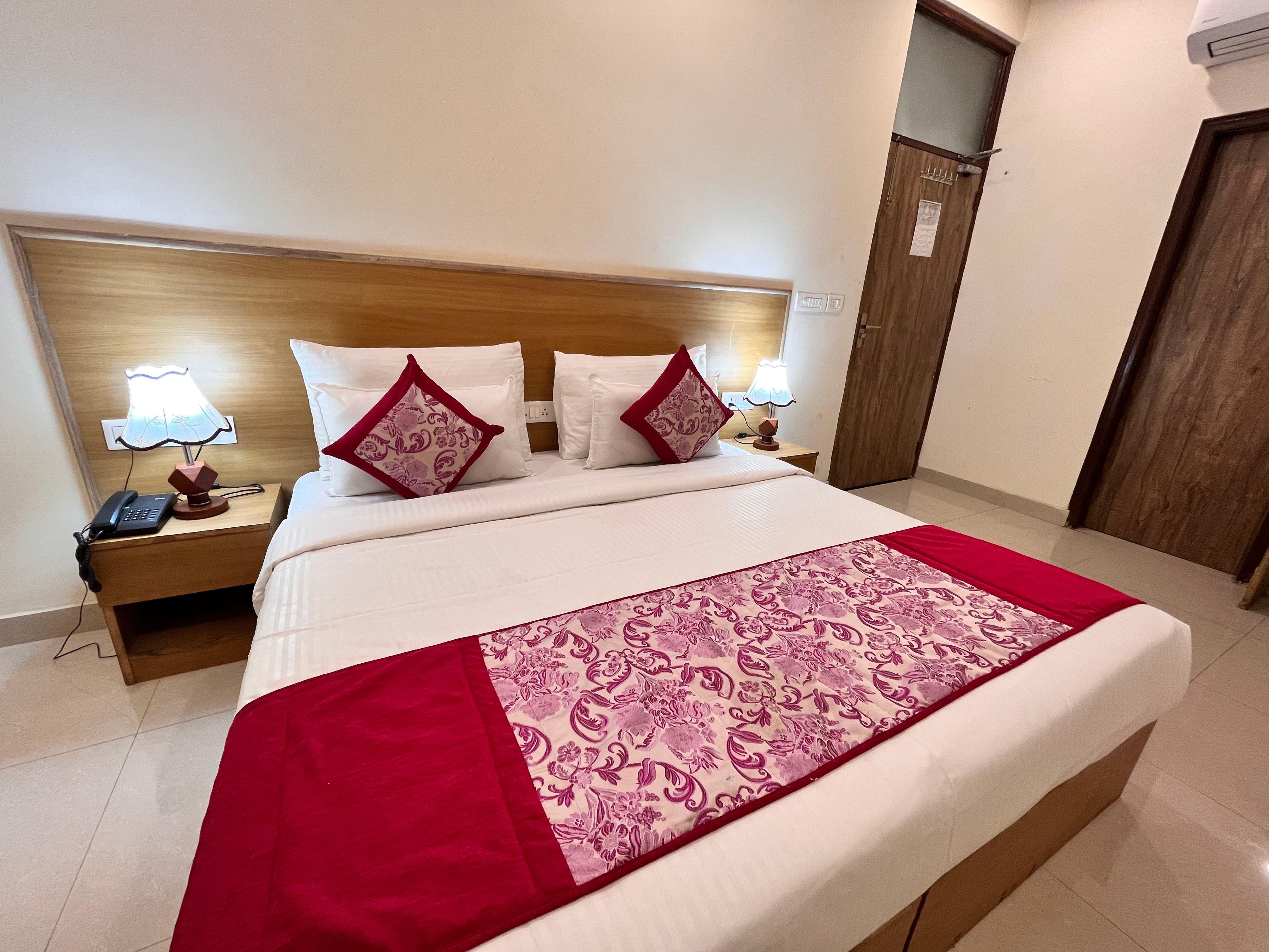 TNCS Corporate Hotel near sector 62 - Tap to explore photos
