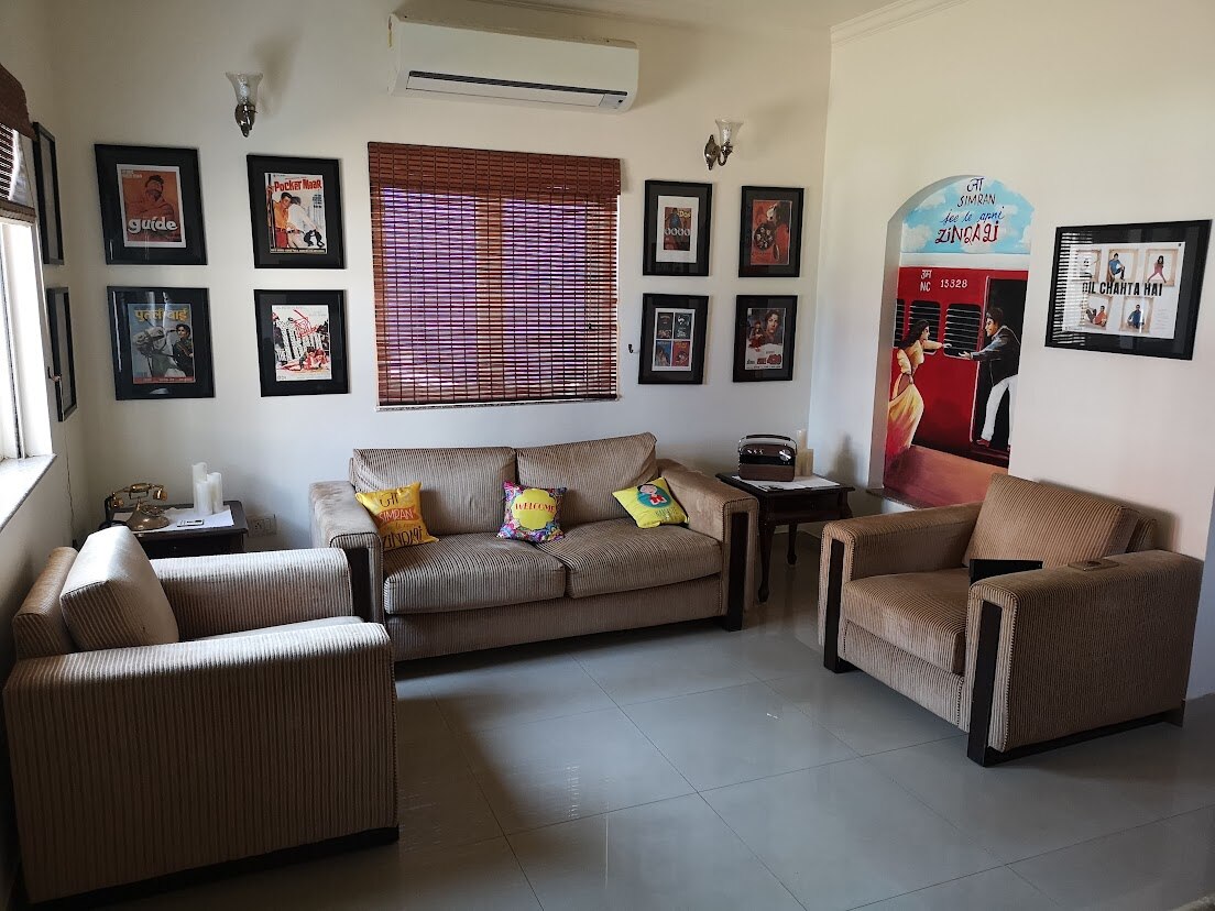 Bollywood Villa Masti Ki Paathshala - Tap to explore photos