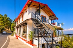 Chinar Retreat 5BR near Mukteshwar Dham by Homeyhuts, Almora