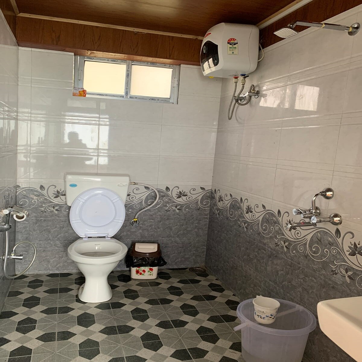 Ridge view chalet homestay - Tap to explore photos