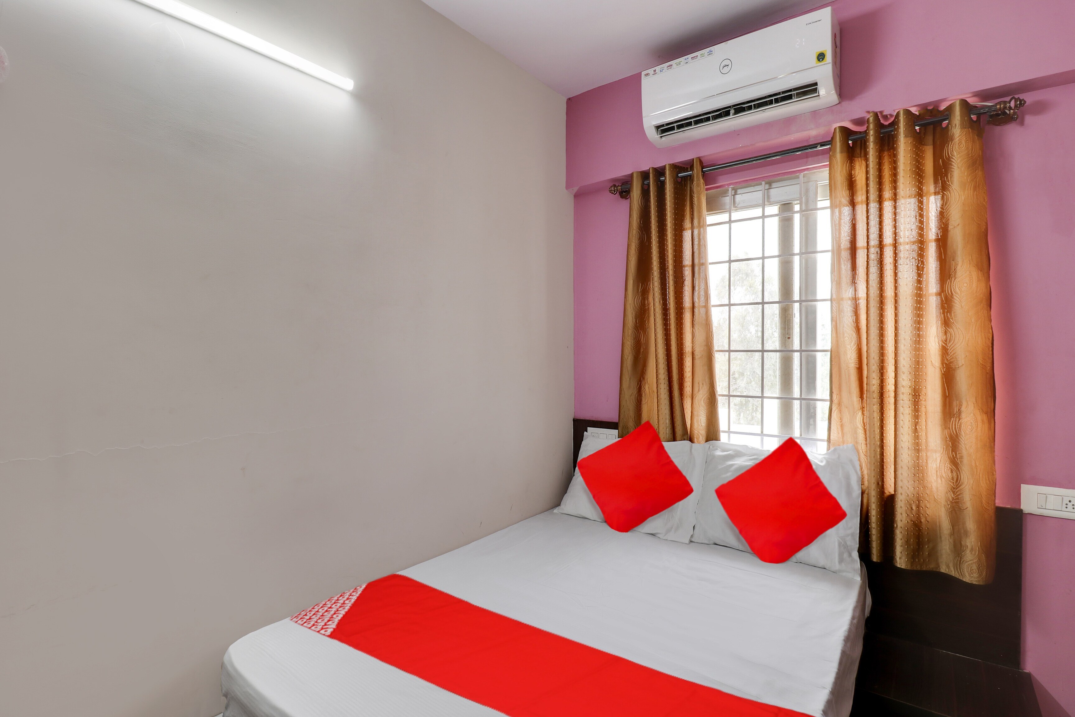 Hotel O Gayathri Lodging & Boarding - Tap to explore photos