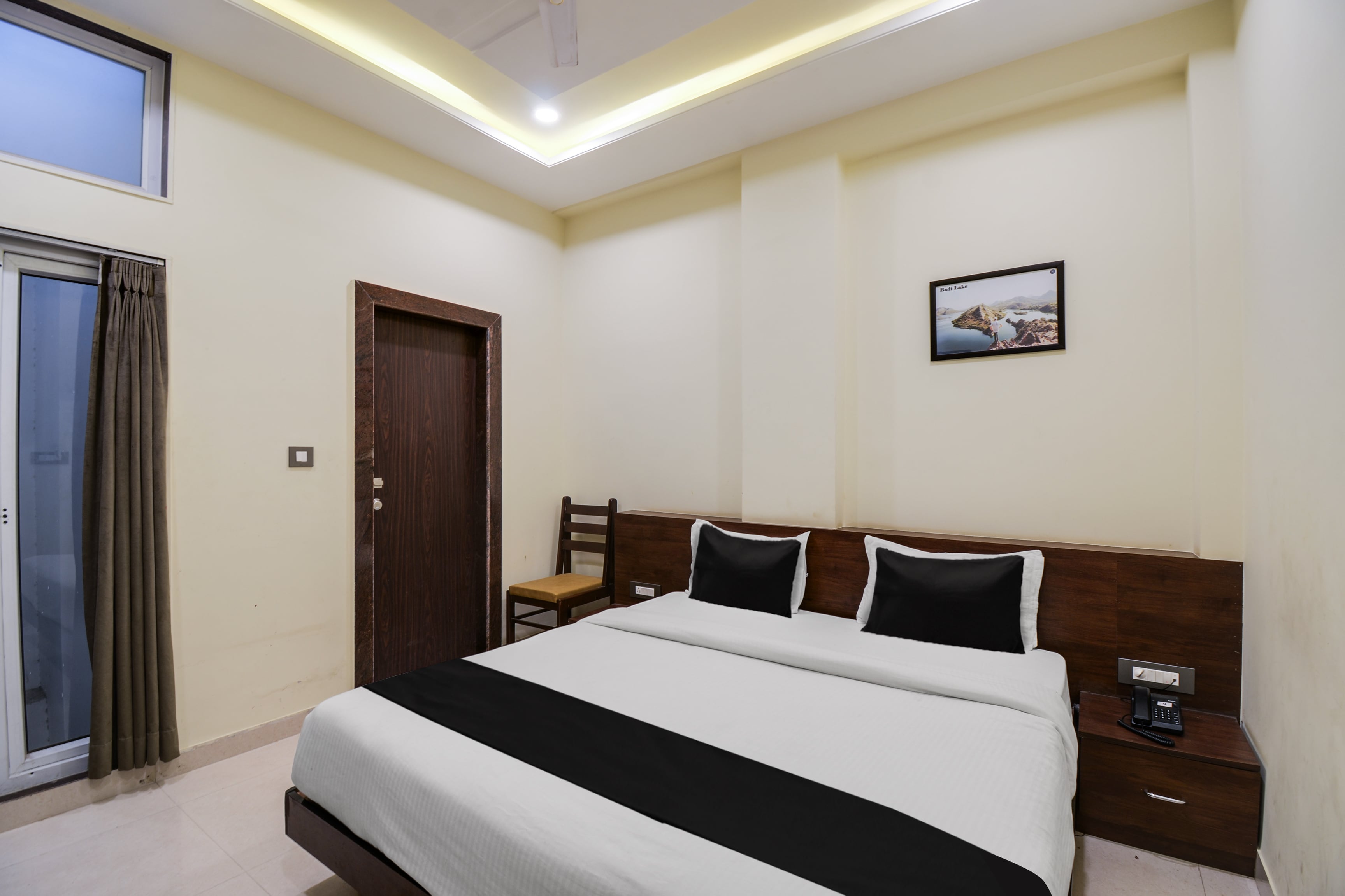 Hotel O Maanvadgarh - Tap to explore photos