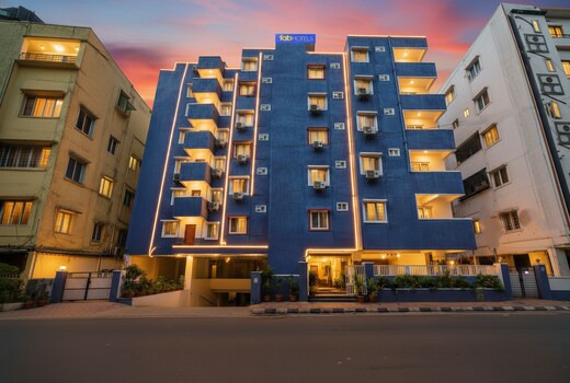 FabExpress Grand Aarvi Prime - Nr GSM Mall, Madeenaguda
