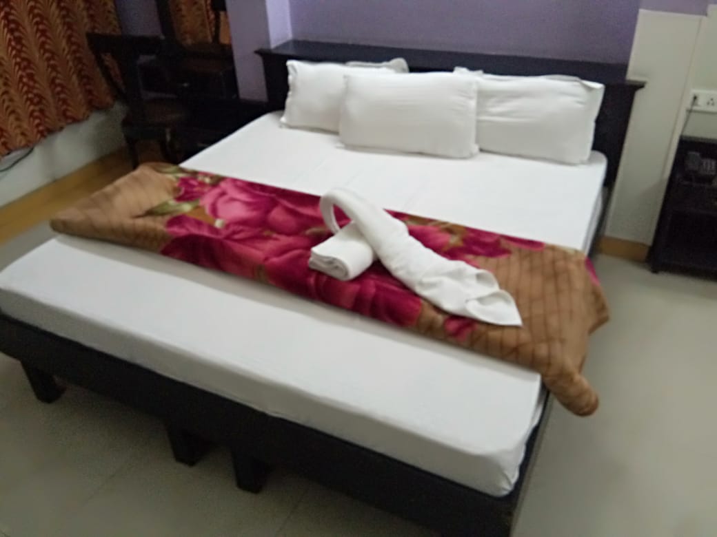 Hotel Krishna Residency - Annpurna Veg Dhaba - Tap to explore photos
