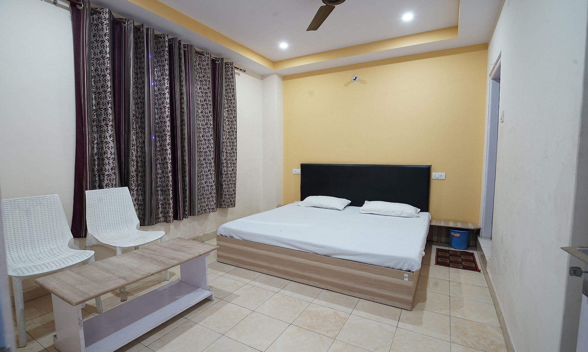 KAMAKSHA GUEST HOUSE - Tap to explore photos
