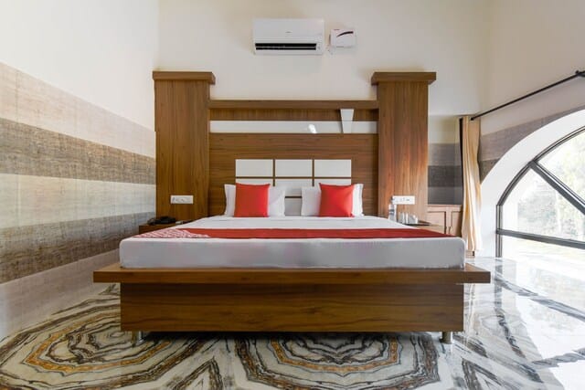 Hotel New Mayur - Tap to explore photos