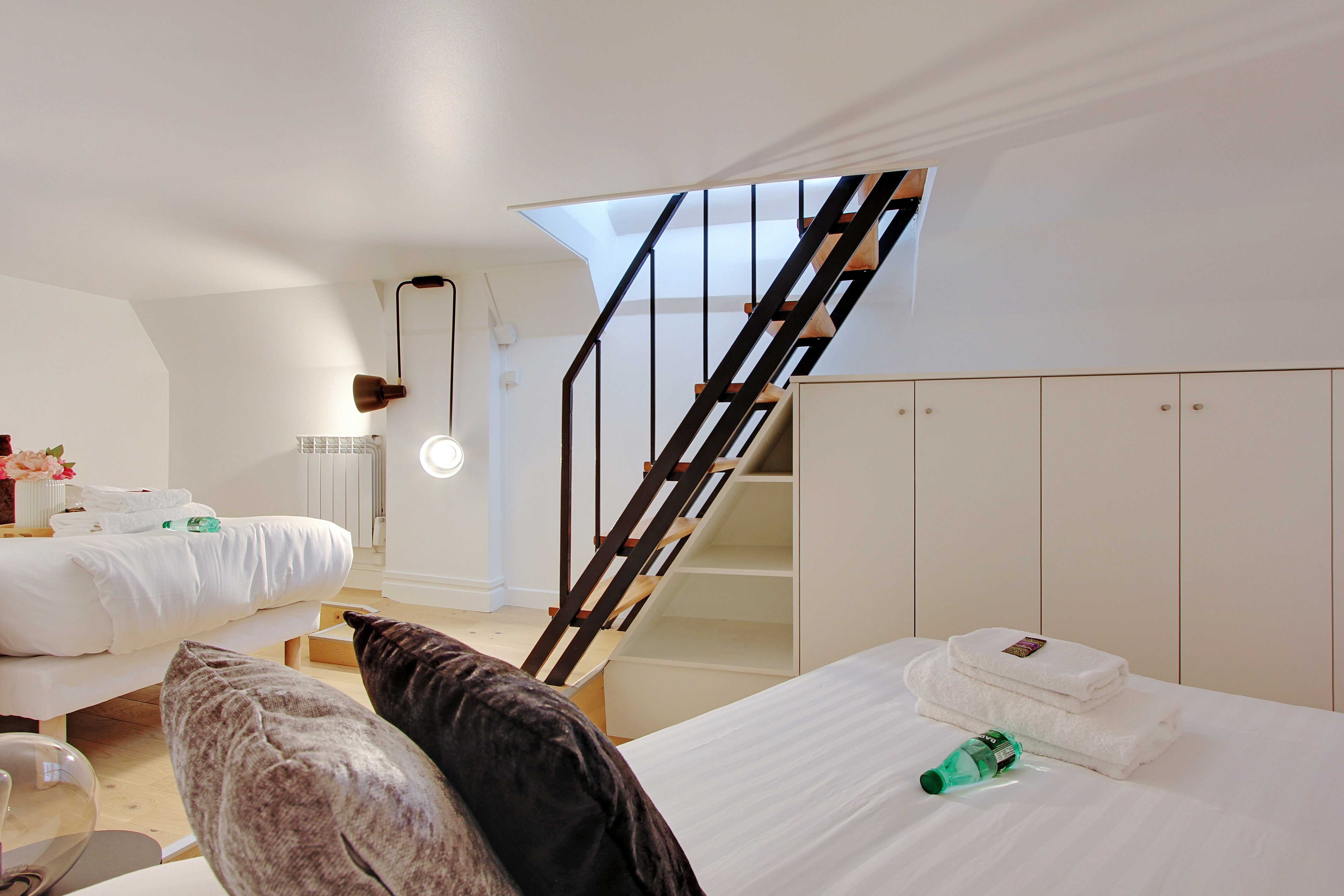 Welcoming modern apartment - 2BR/4P - Sacre Coeur - Tap to explore photos