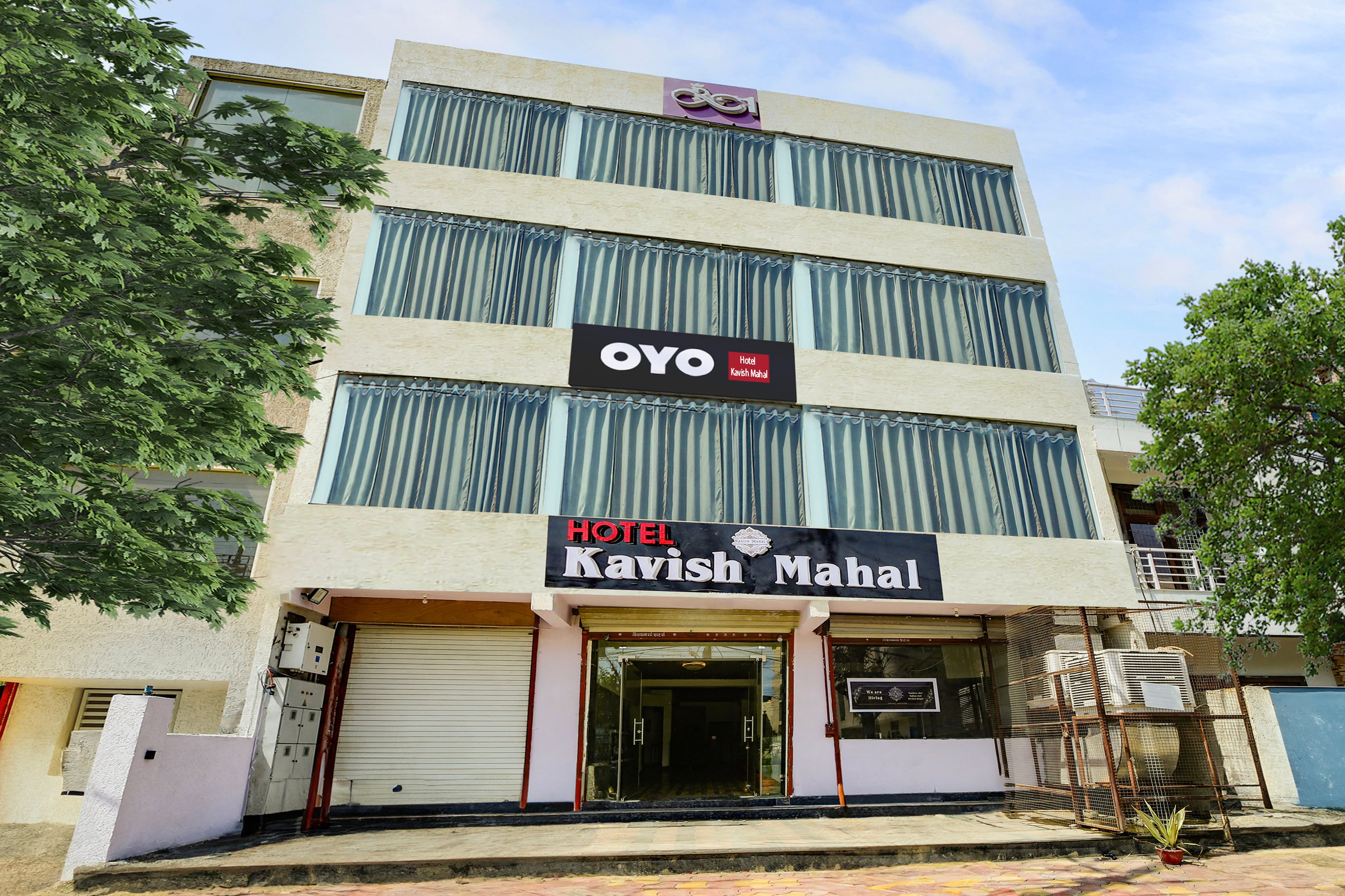Collection O Kavish Mahal - Tap to explore photos
