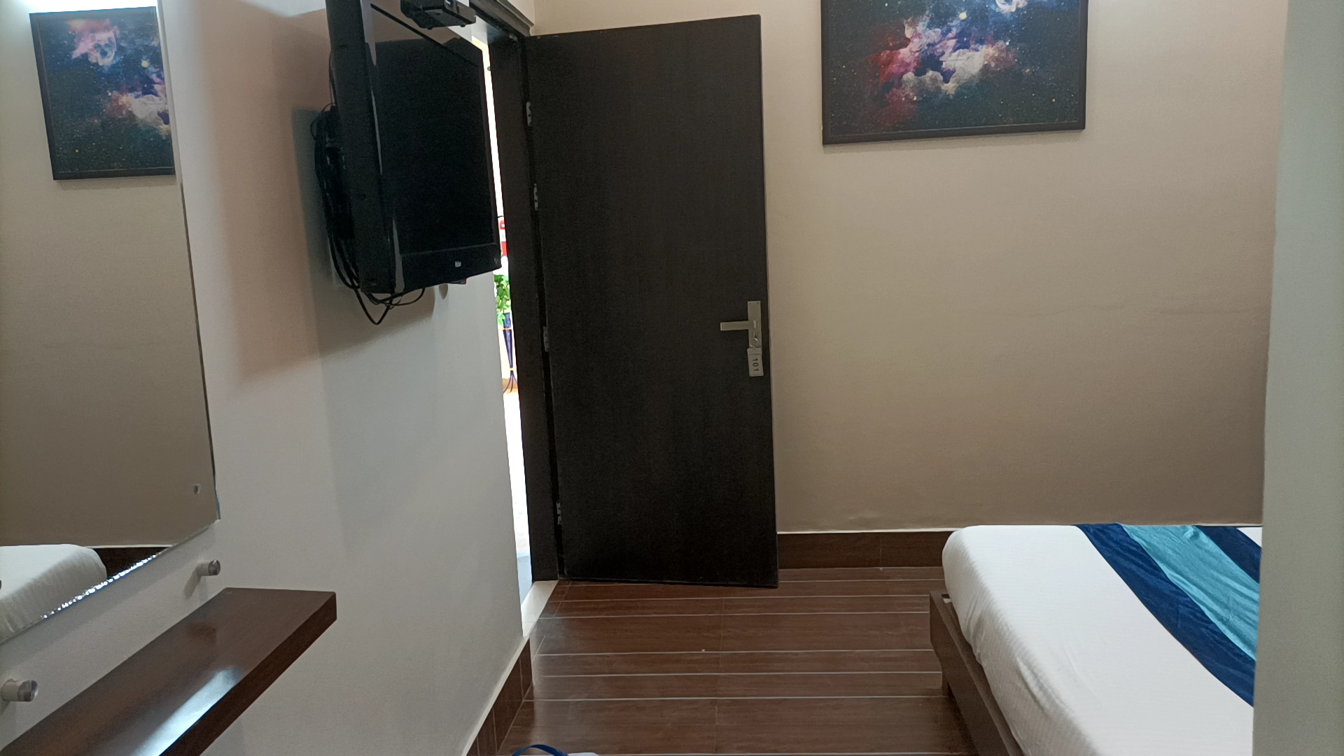 Eclat Suites, Gomti Nagar - Tap to explore photos